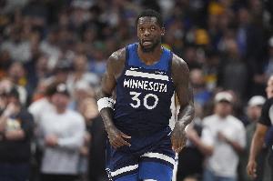 可太生猛了！兰德尔半场13中7砍下19分5板1断