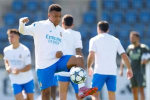 马卡：皇马备战欧冠前夕遭西甲突击药检，俱乐部表示“十分反常”