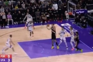 尽管投！克林根疯狂抢板&开拓者一个回合5前场篮板