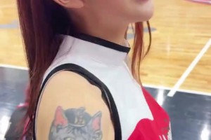 😍长大了才明白，手机才是最大的乡愁，爱妃在里头，朕在外头