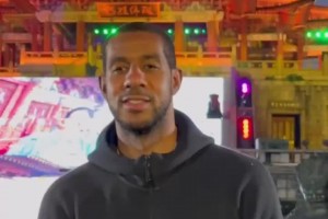 前NBA球星阿尔德里奇中国行来到南昌 并打卡滕王阁😁😁😁