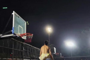 扣将都在民间，说明他们可能比职业球员还努力