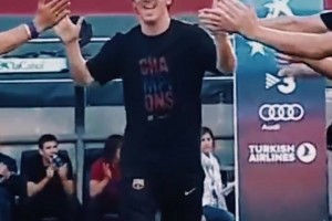 那年梅西刚来巴萨意气风发，而他离开巴萨时至今仍无法释怀🥲