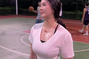 肘子姐不仅手感火热，身材也相当火热